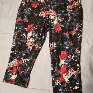 Livi Active Floral Capris - Red, Blue, White